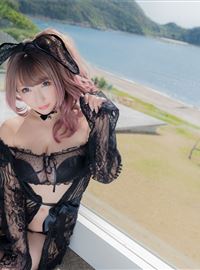 The seductive Saku falls into the underwear with silk stockings and frills(25)