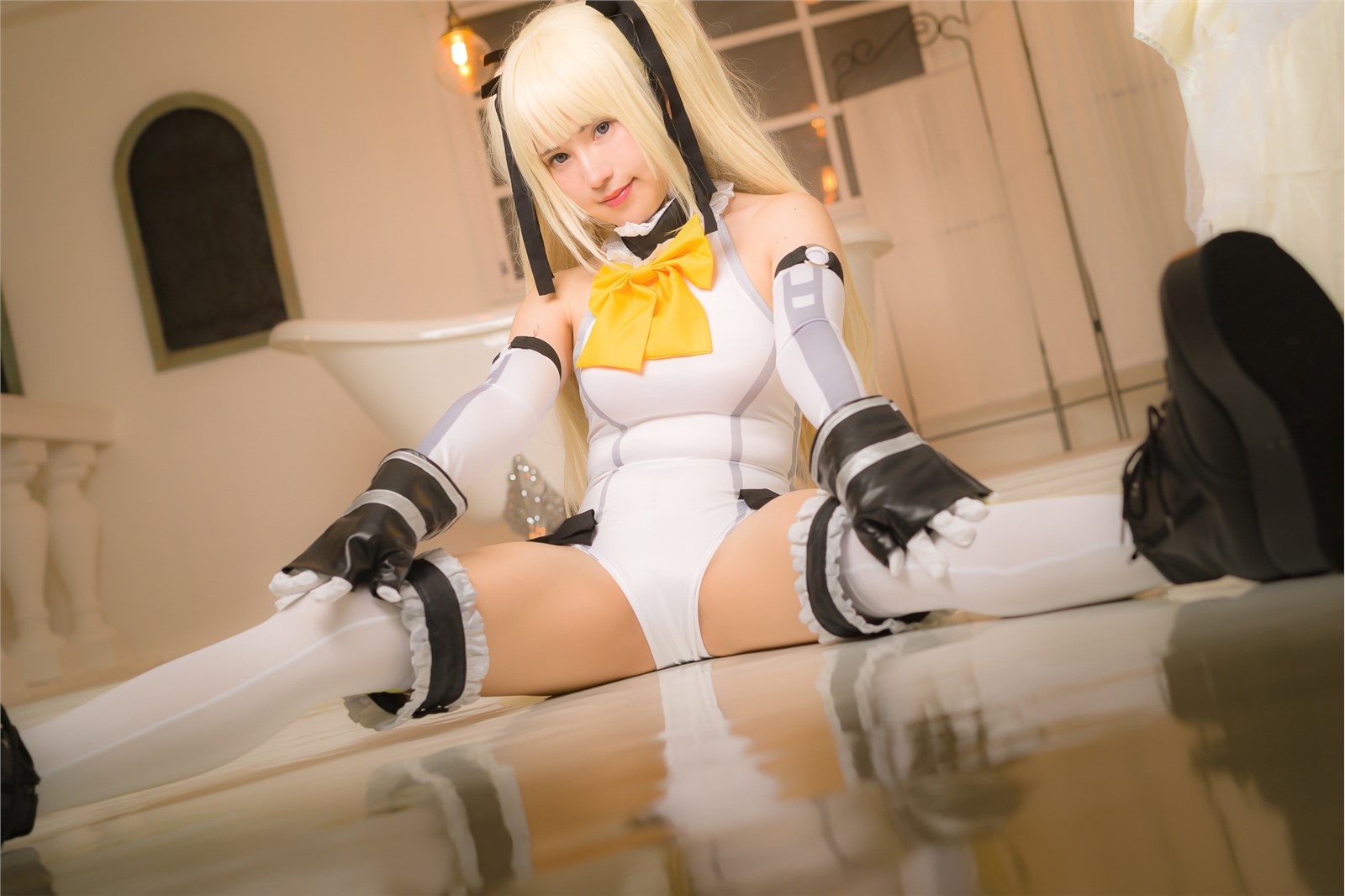 Cosplayer sexy loli with long legs(44)