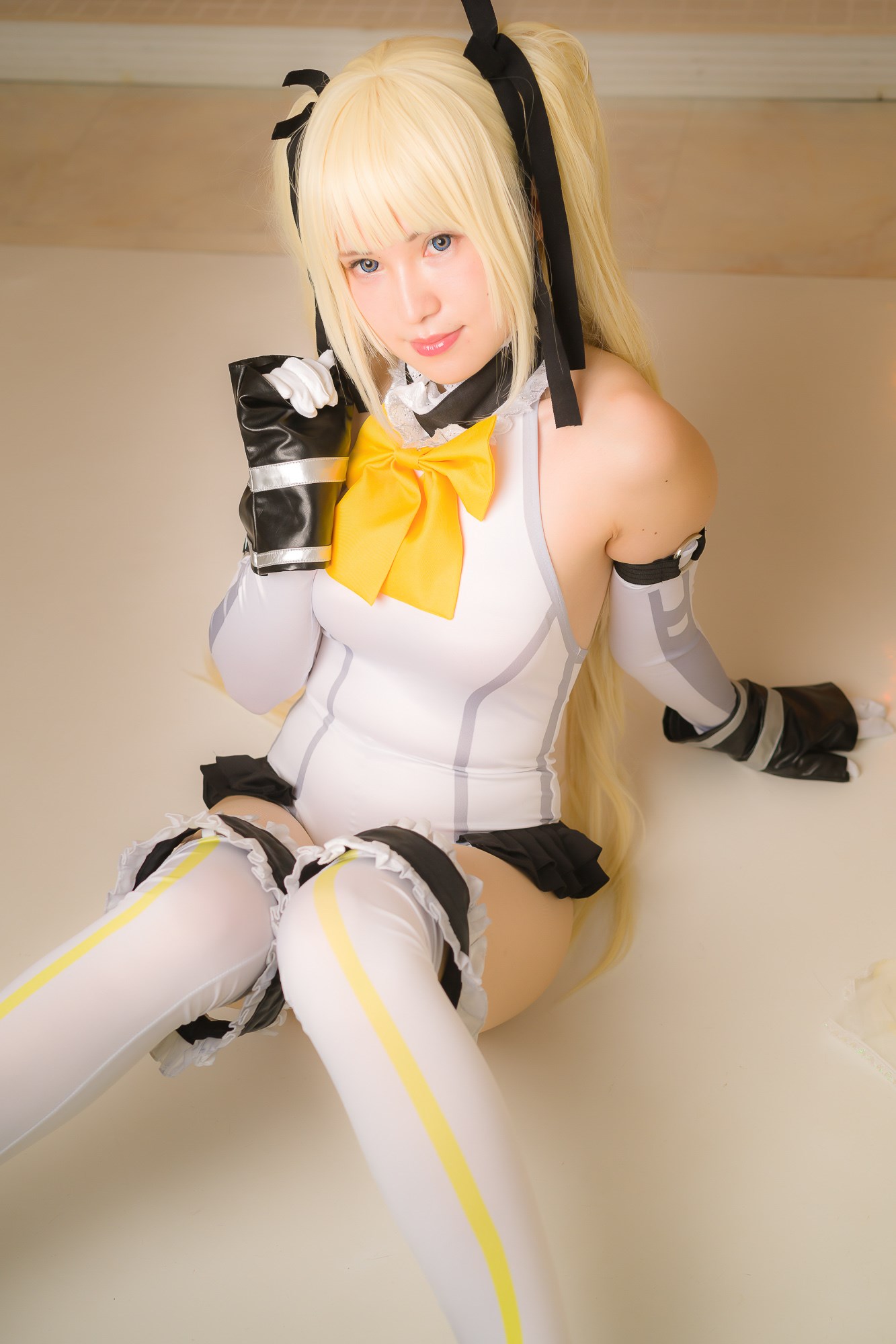 Cosplayer sexy loli with long legs(47)