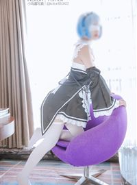 The perfect maid shows off her nudity in her clothes(1)
