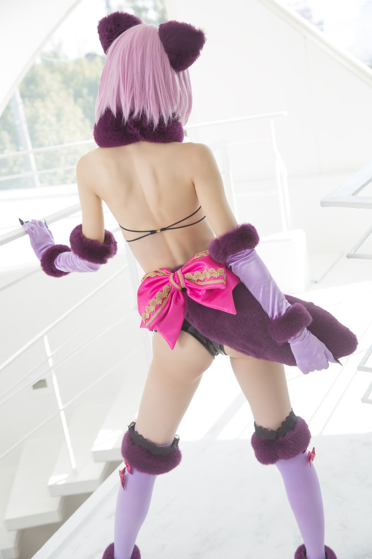 Cosplay with slender legs(16)