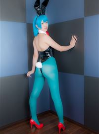 Cosplayer: a talented woman with blue hair showing her sexy thighs(18)