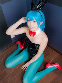 Cosplayer: a talented woman with blue hair showing her sexy thighs(15)