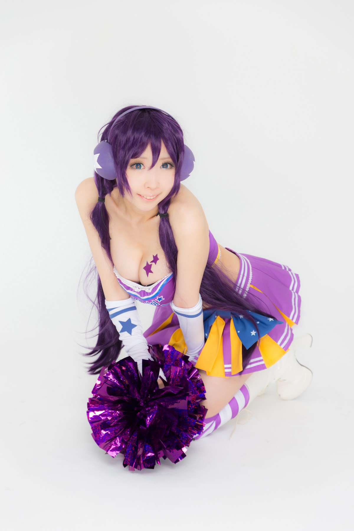 Full chested and beautiful girl cheerleading team cosplay(10)