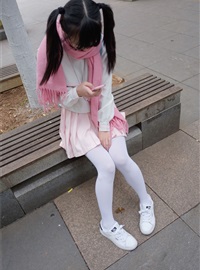 Cosplay Arnold is not a Schwarzenegger white pink girl(2)