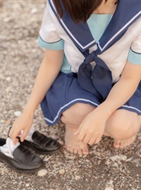 Photo series of playing with rabbits - from schoolgirl to wife(122)