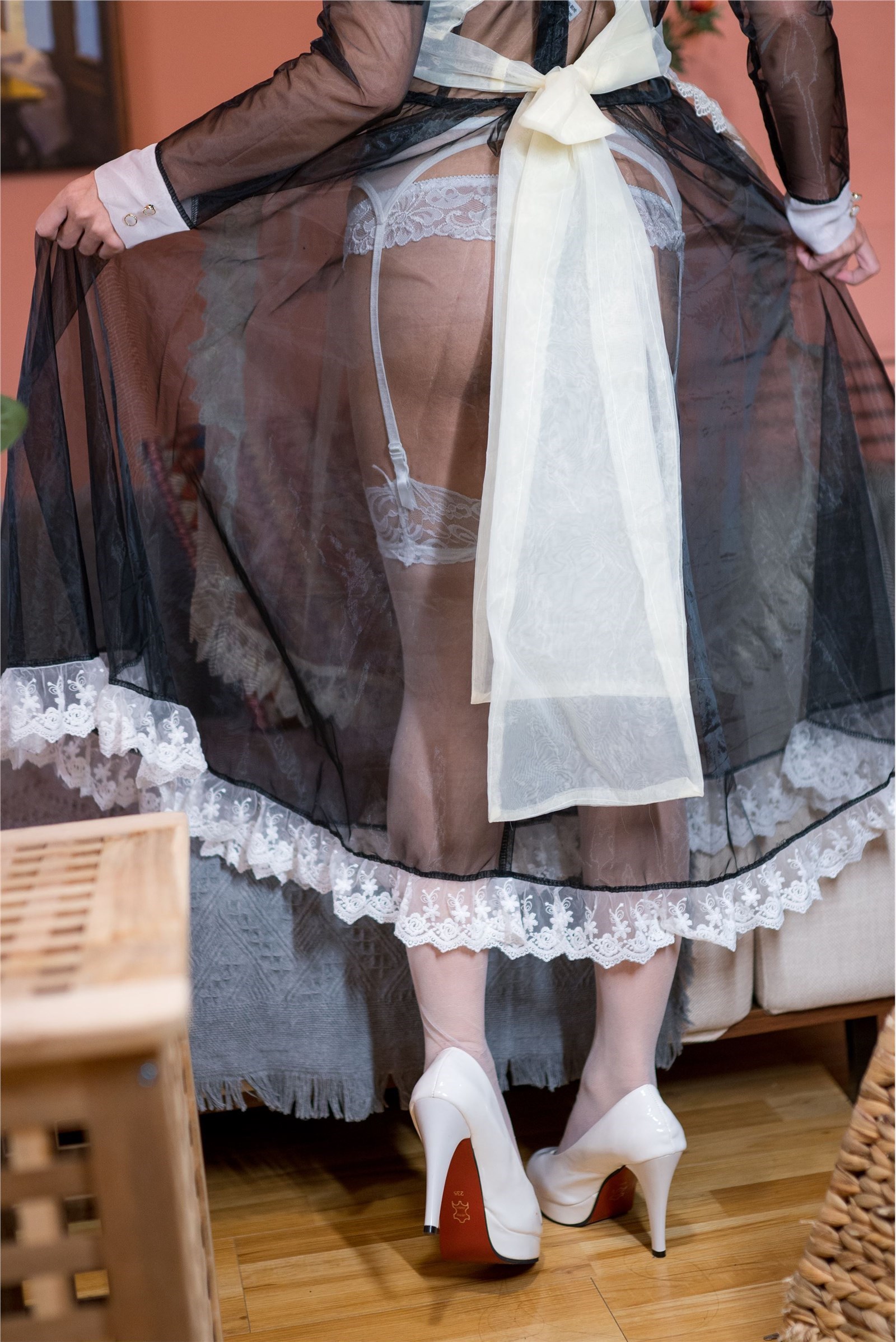 Stupid foam black transparent maid(27)