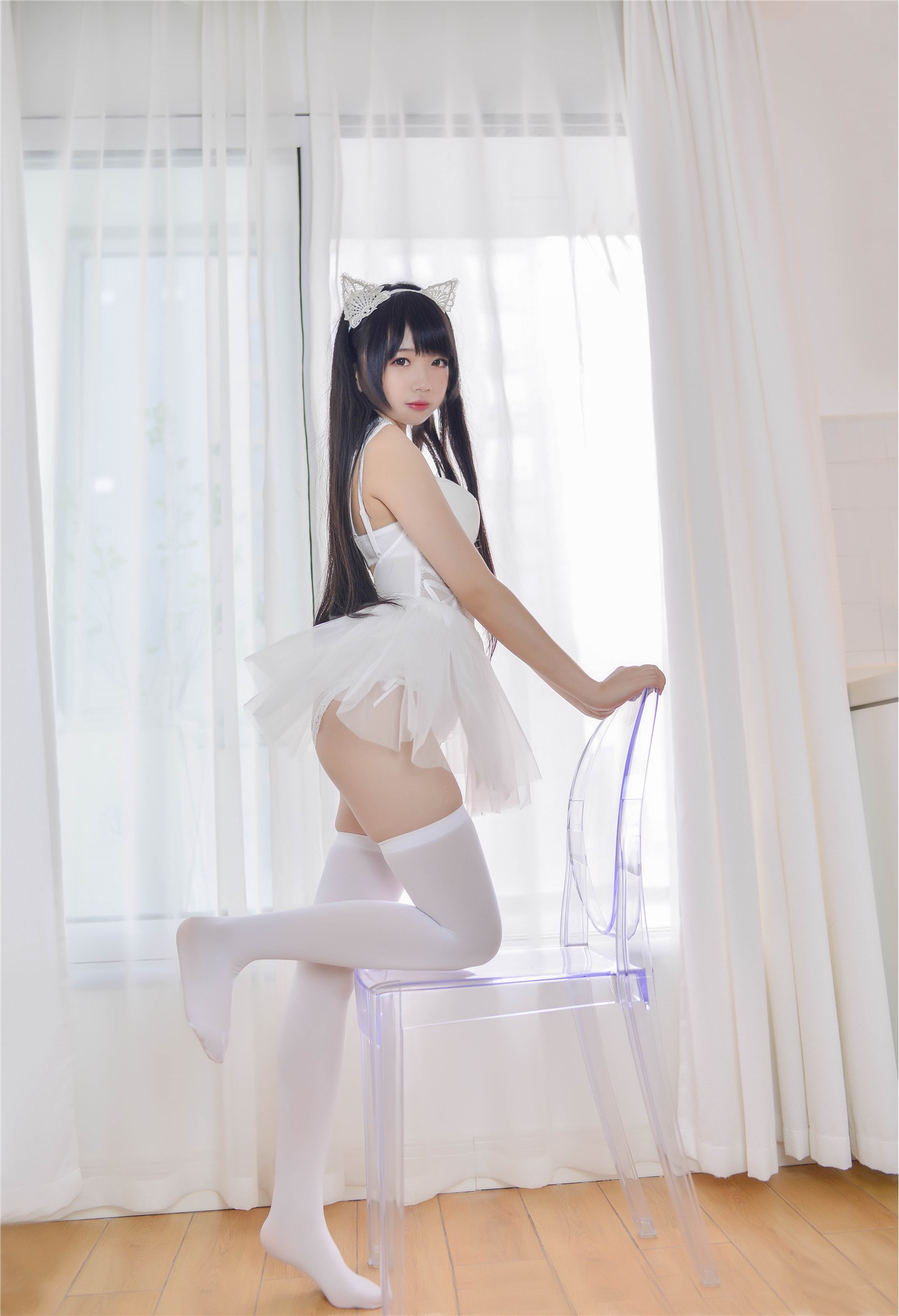 Xueqi SAMA white cat(1)