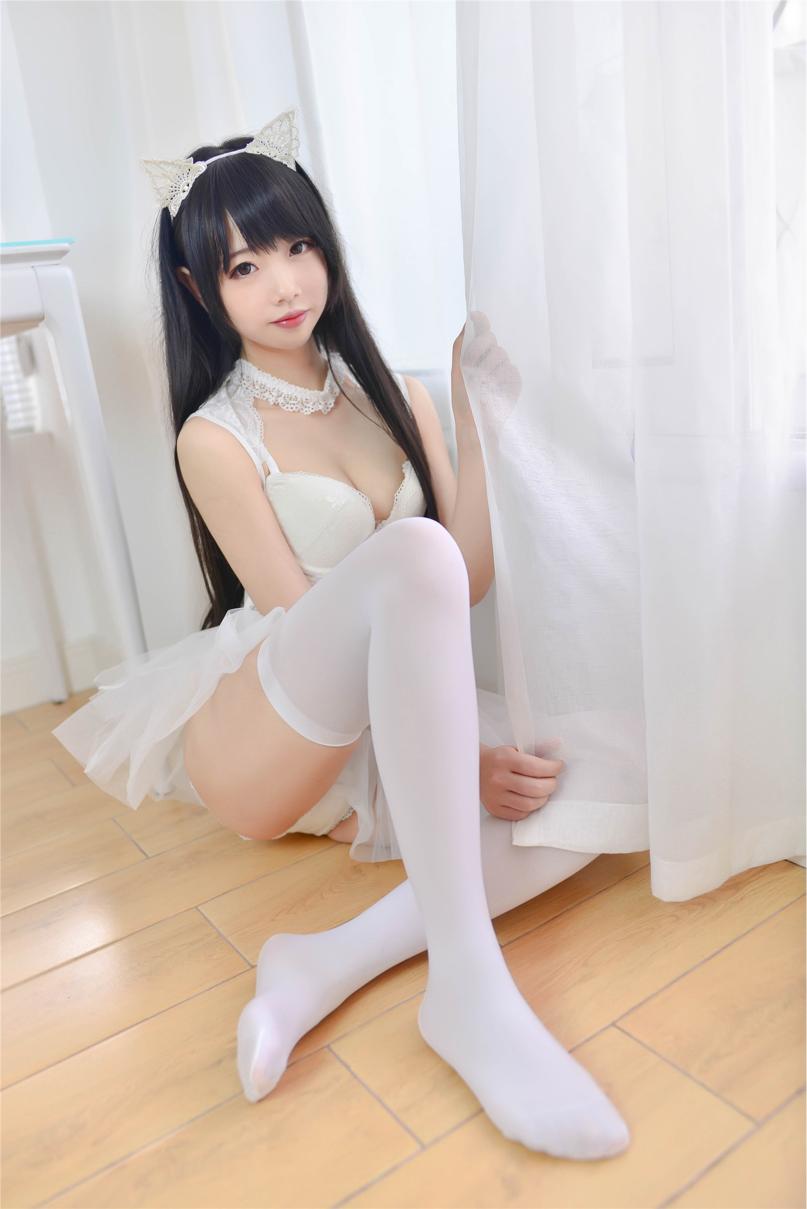 Xueqi SAMA white cat(2)