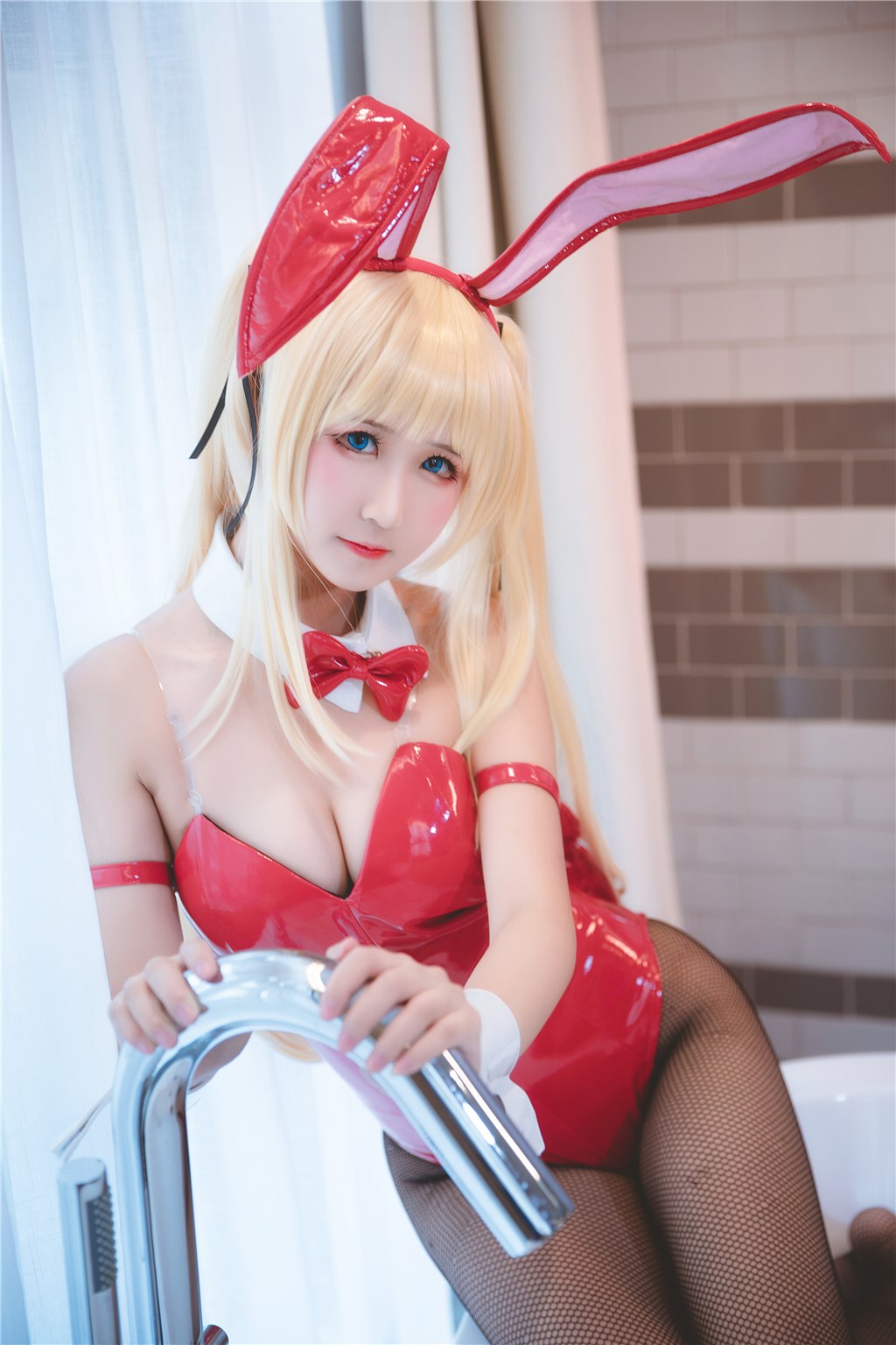 Rabbit playing with pictures 1386 - rabbit girl Vol.31 - Aojiao(1)