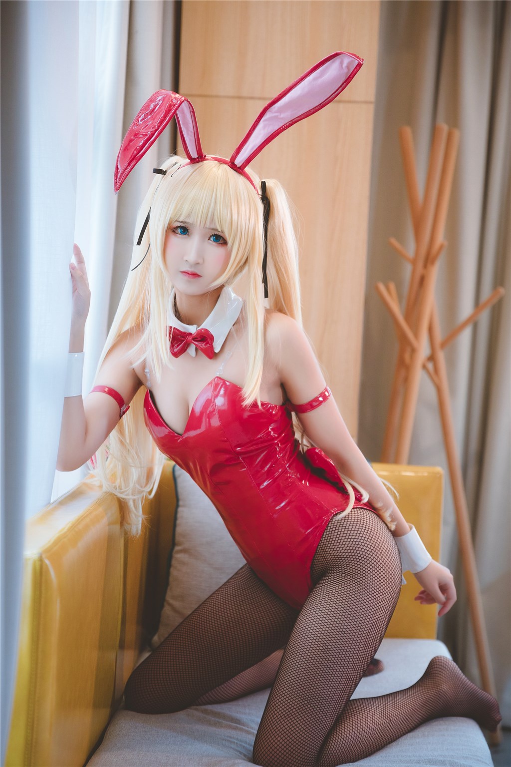 Rabbit playing with pictures 1386 - rabbit girl Vol.31 - Aojiao(19)