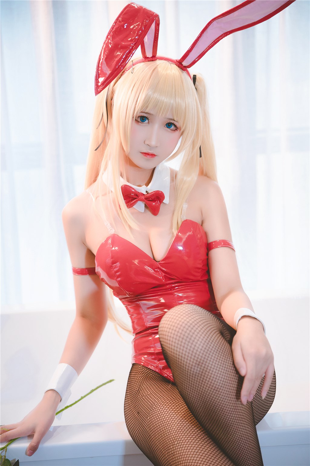 Rabbit playing with pictures 1386 - rabbit girl Vol.31 - Aojiao(4)