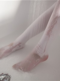 Rabbit playing with white silk in bathtub(36)