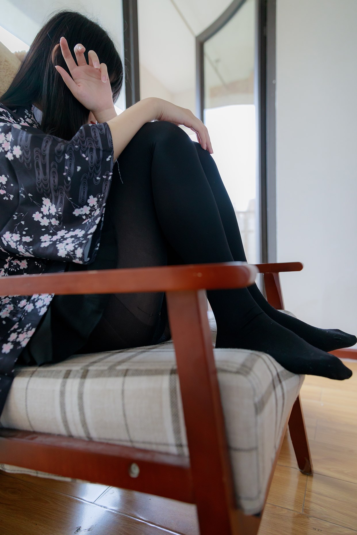 Rabbit playing with black silk girl on the picture chair(16)