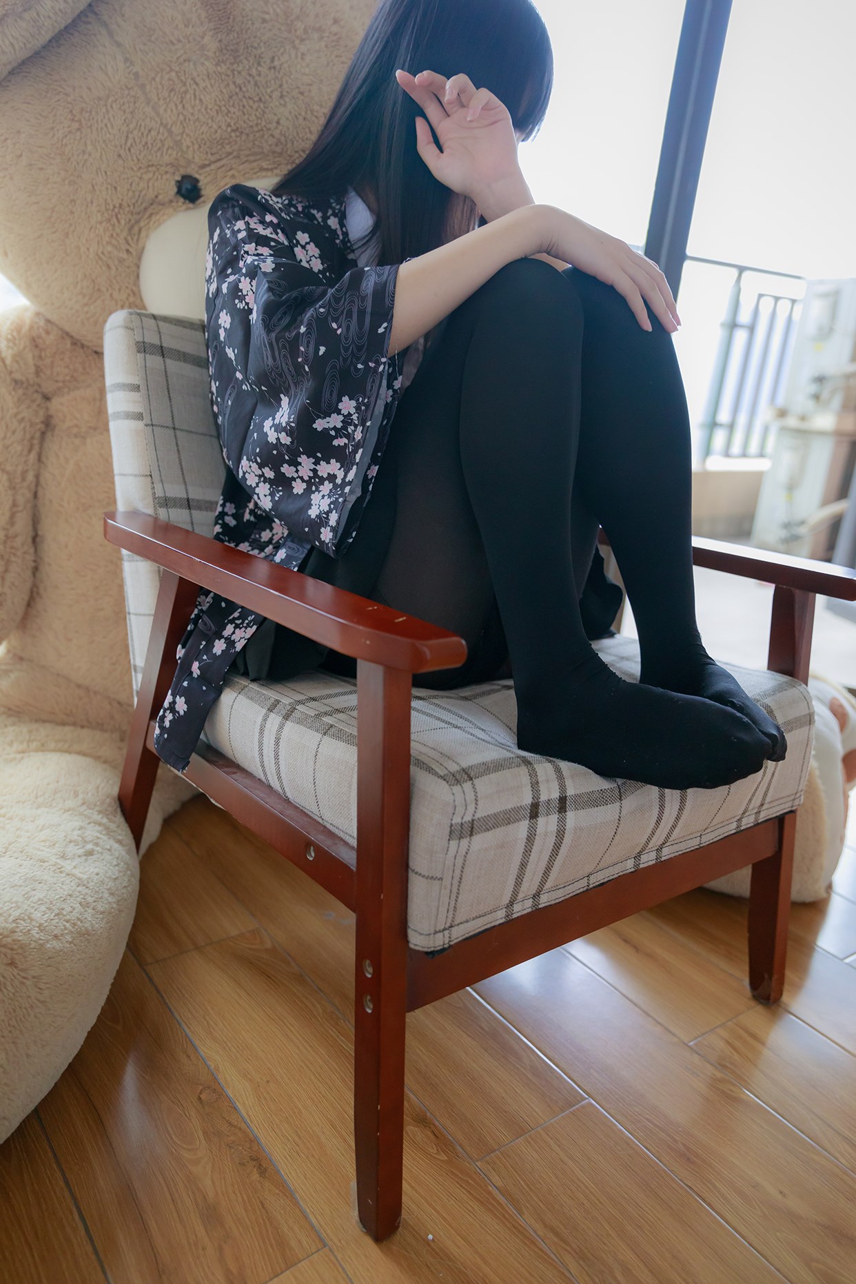 Rabbit playing with black silk girl on the picture chair(17)