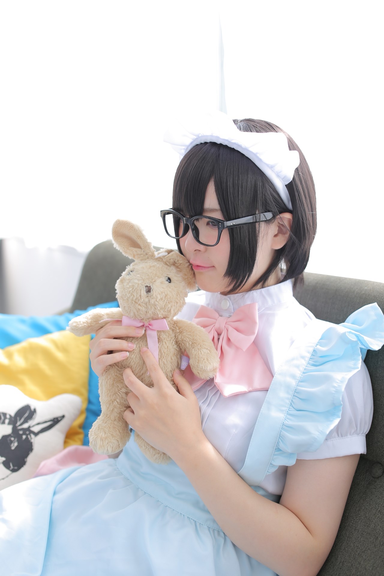 Rabbit playing with mirror glasses maid(118)