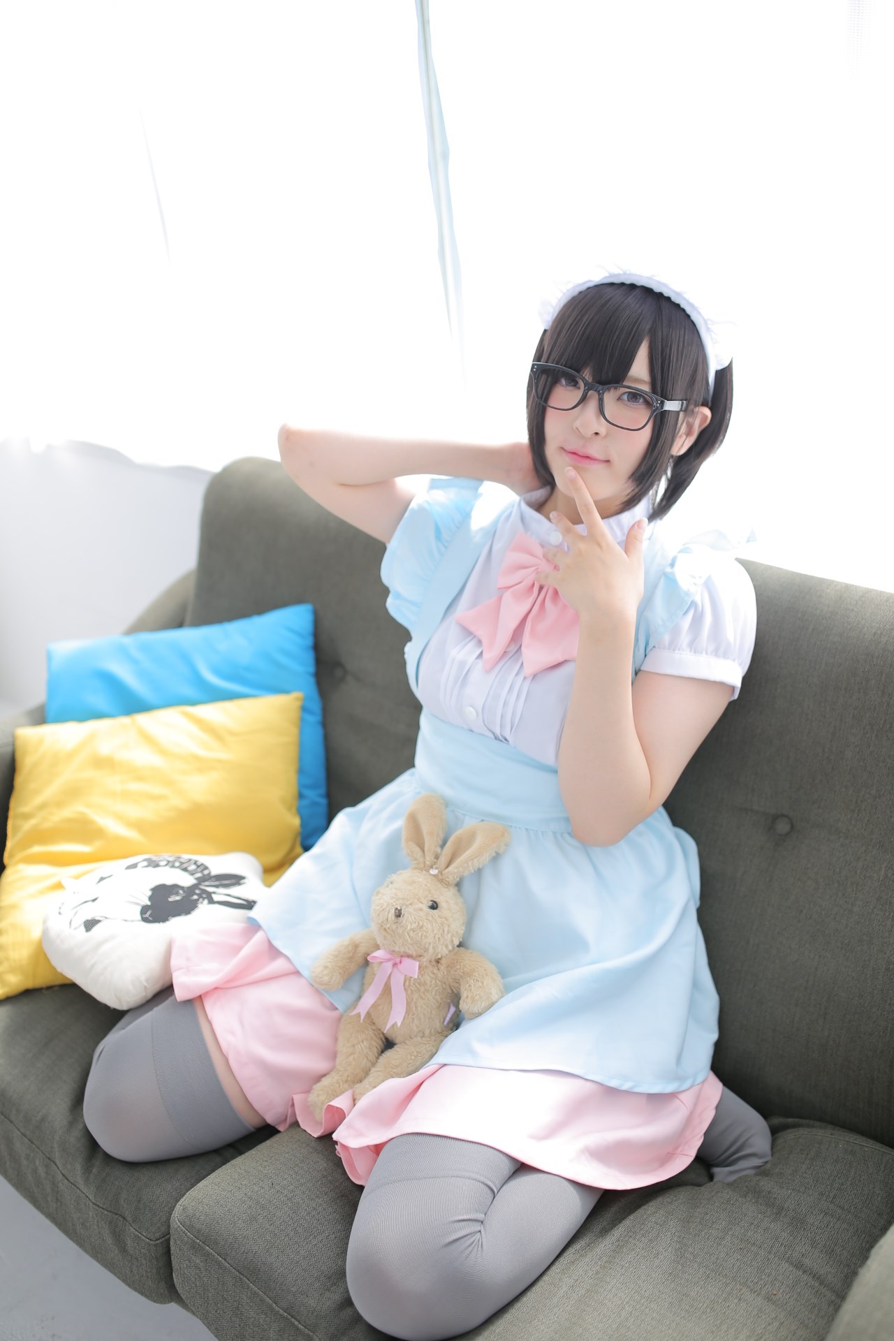 Rabbit playing with mirror glasses maid(128)