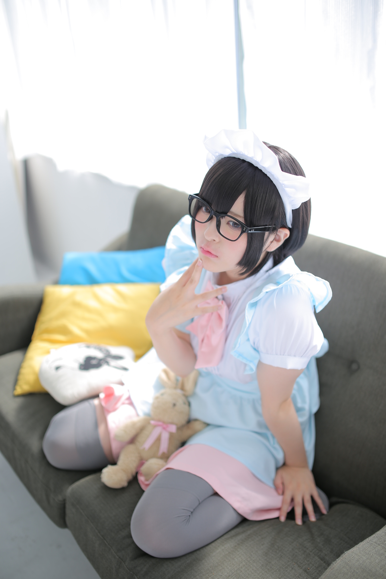 Rabbit playing with mirror glasses maid(137)