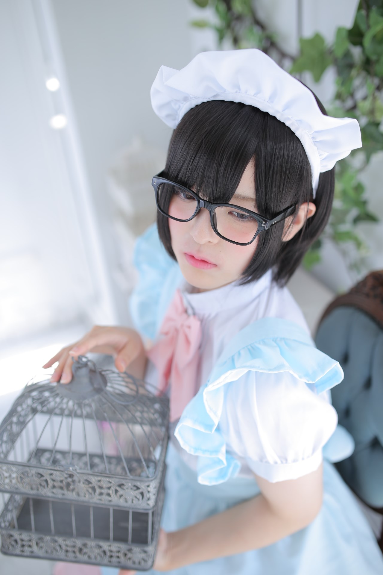 Rabbit playing with mirror glasses maid(21)