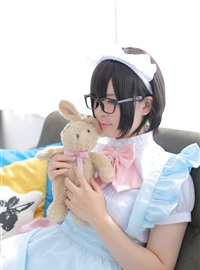 Rabbit playing with mirror glasses maid(118)
