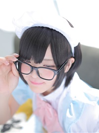 Rabbit playing with mirror glasses maid(133)