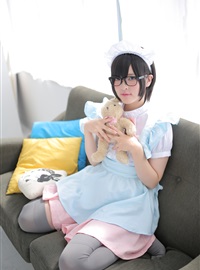 Rabbit playing with mirror glasses maid(134)