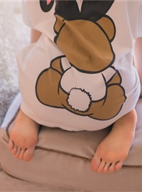 Rabbit playing with picture bear pajamas(27)