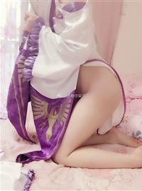 很娇小的挑逗伊米莉亚Ero-Cosplay 胸贴很是诱惑(14)