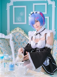 Cosplay(C95) 赤木荘 (赤木クロ) 戦うメイドの休日 (Reゼロから始める異世界生活)(68)